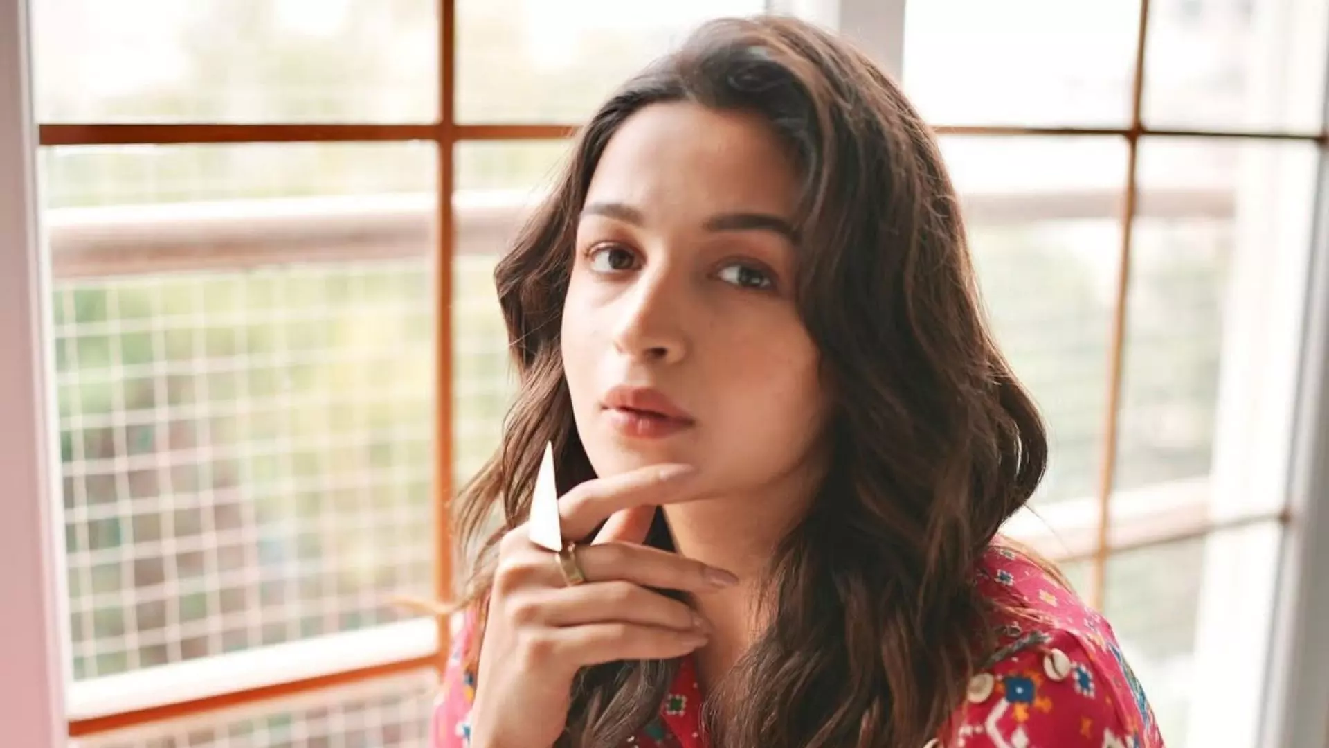 क्या वह इसकी हकदार थीं? 6वीं बार बेस्ट एक्ट्रेस अवार्ड जीतने के लिए ट्रोल हुईं Alia Bhatt