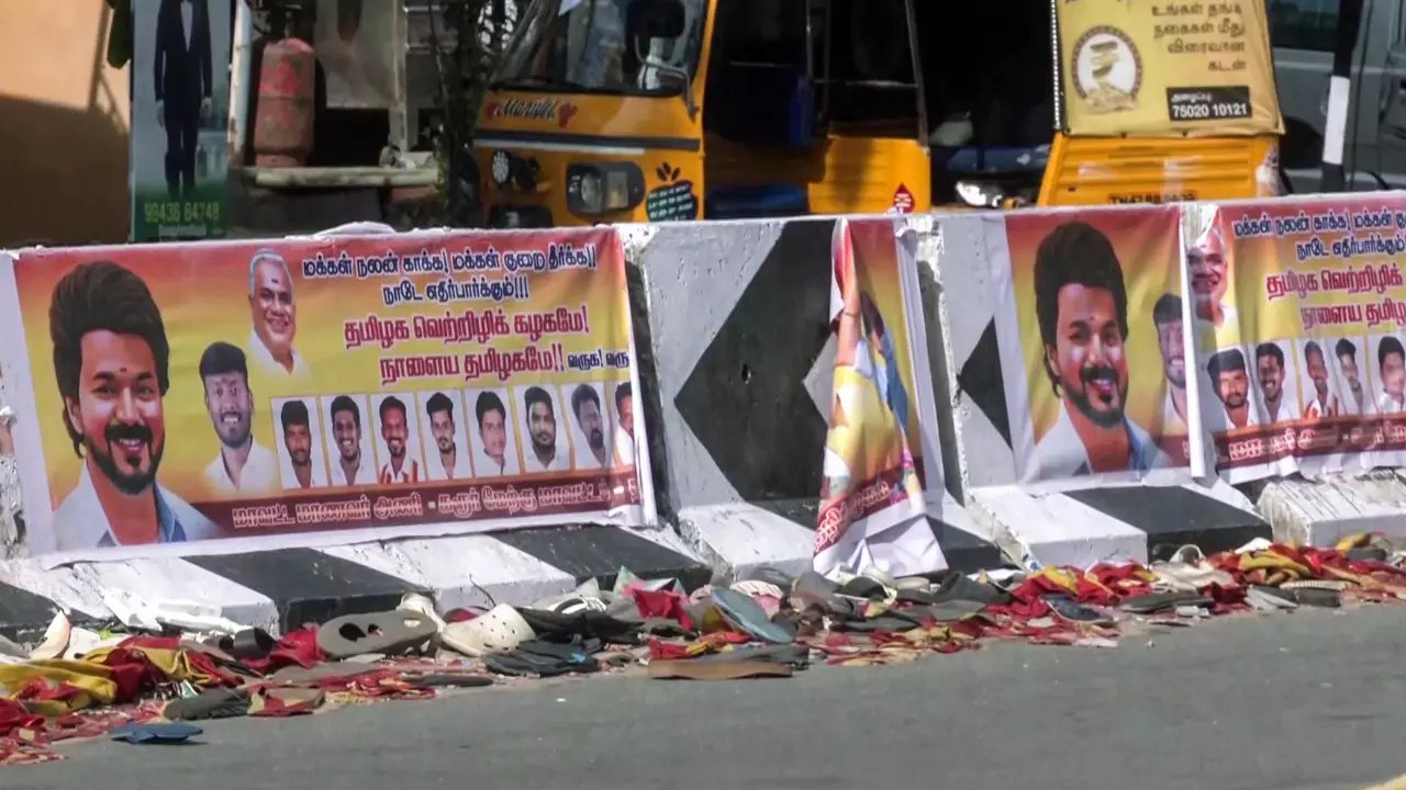 करूर रैली भगदड़ मामला: सुप्रीम कोर्ट ने CBI जांच का आदेश दिया, पूर्व जज अजय रस्तोगी करेंगे निगरानी; पढ़ें 10 बड़ी बातें