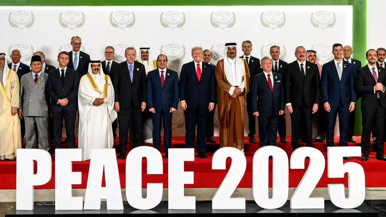 बगल में खड़े थे पाक पीएम और शांति सम्मलेन में भारत की तारीफ करने लगे ट्रंप, ऐसा क्या कहा कि पड़ोसी देश को लगी मिर्ची?