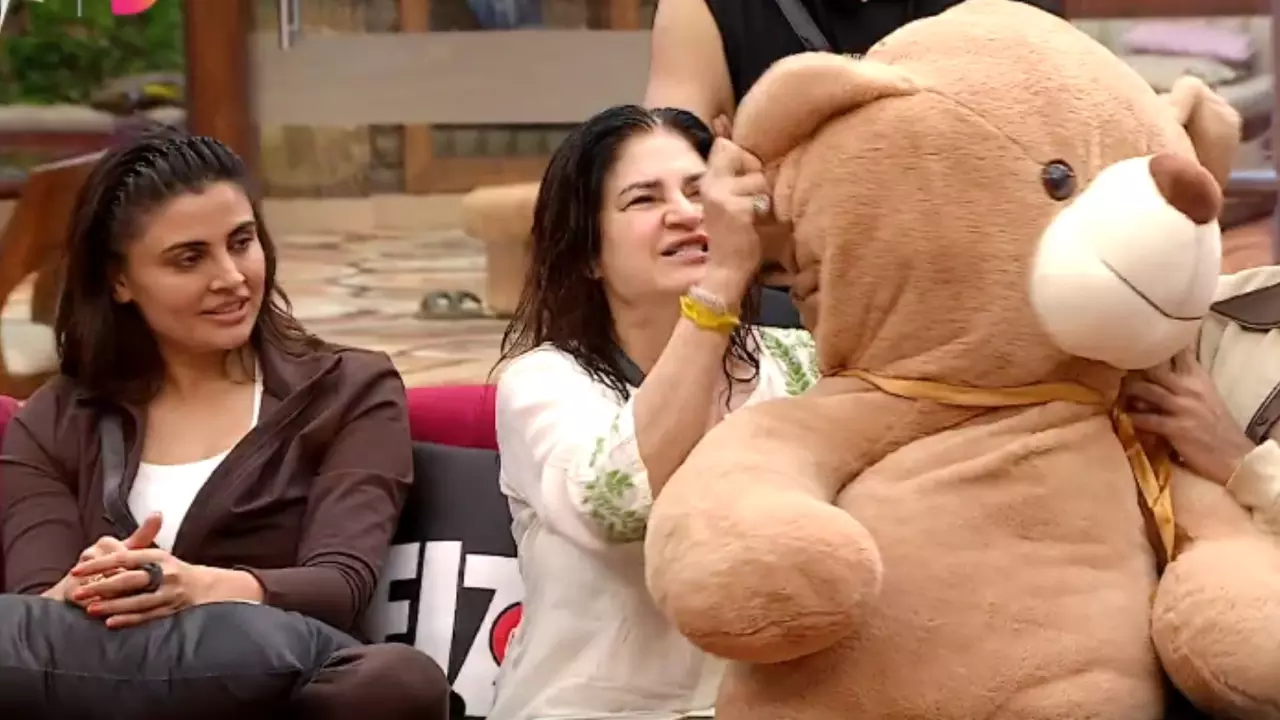 Bigg Boss 19 में टेडी टास्क ने मचाया हंगामा, मालती चाहर की गलती से घरवालों को रहना पड़ेगा भूखा! | Watch Promo