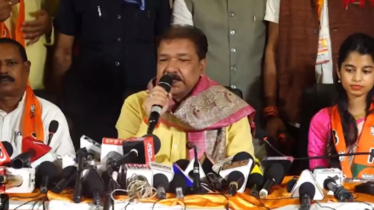 BJP में शामिल हुईं मैथिली ठाकुर, अलीनगर से लड़ सकती हैं चुनाव, बोलीं-  पार्टी जो आदेश देगी वो मैं करूंगी