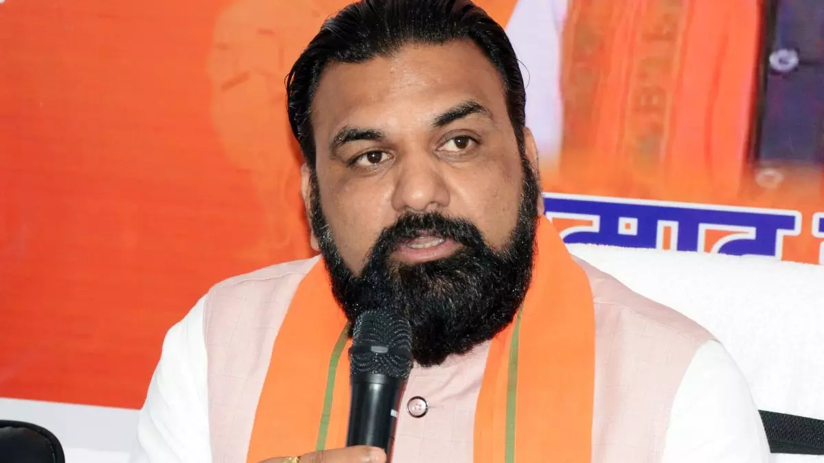 सम्राट चौधरी को इस बार BJP ने तारापुर से क्यों दिया टिकट? जानिए इसके सियासी मायने सम्राट चौधरी को इस बार BJP ने तारापुर से क्यों दिया टिकट? जानिए इसके सियासी मायने