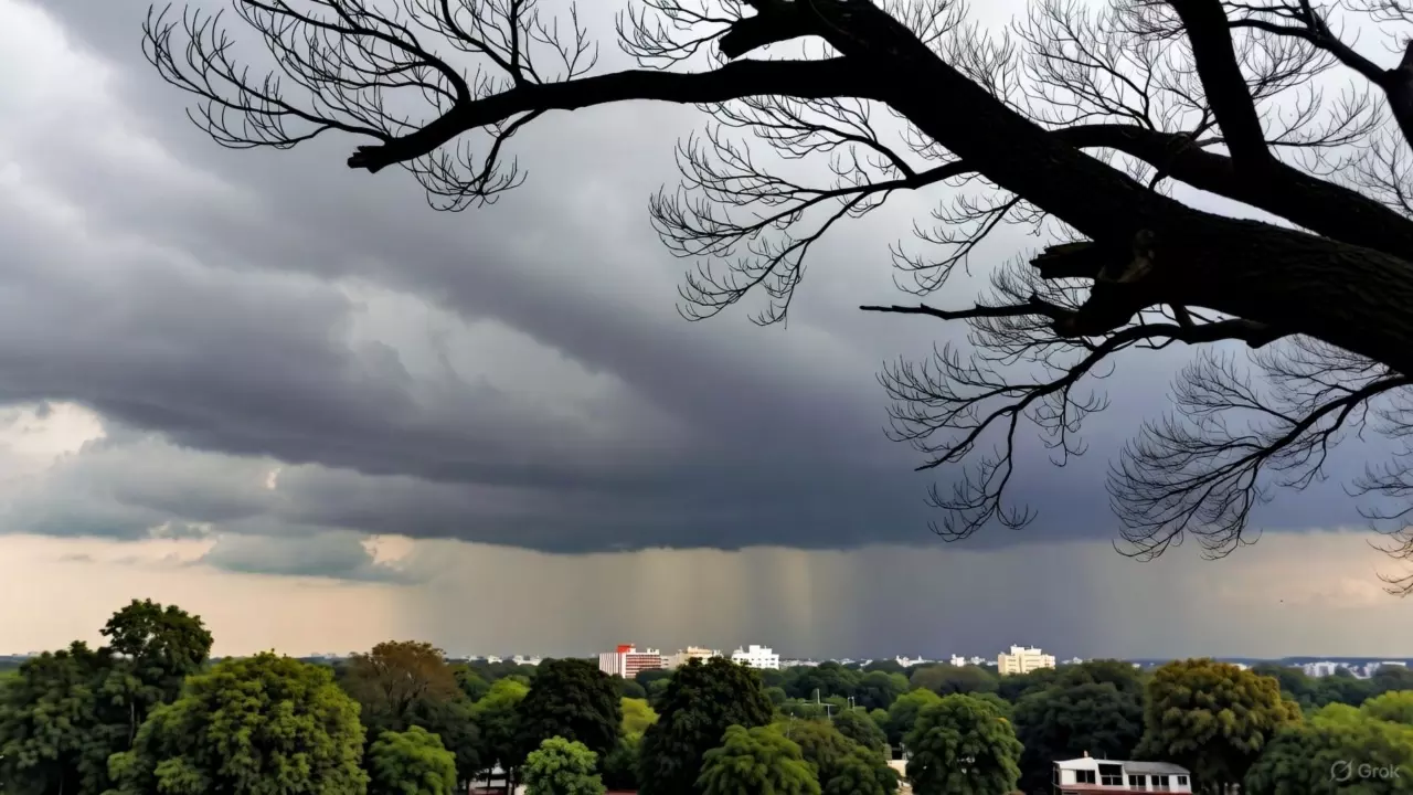 दिल्ली से 13 साल बाद समय से पहले गया मानसून, यूपी-बिहार में बारिश का अलर्ट नहीं, धूप और उमस से लोग परेशान