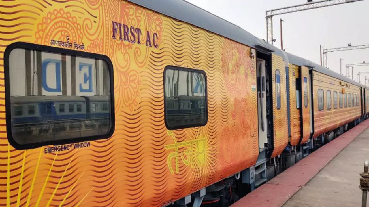 रेल यात्रियों की बल्ले-बल्ले! अब ट्रेनों में गंदे कंबल की समस्या से मिलेगा छुटकारा, 65 स्टेशनों पर शुरू हुई सुविधा रेल यात्रियों की बल्ले-बल्ले! अब ट्रेनों में गंदे कंबल की समस्या से मिलेगा छुटकारा, 65 स्टेशनों पर शुरू हुई सुविधा