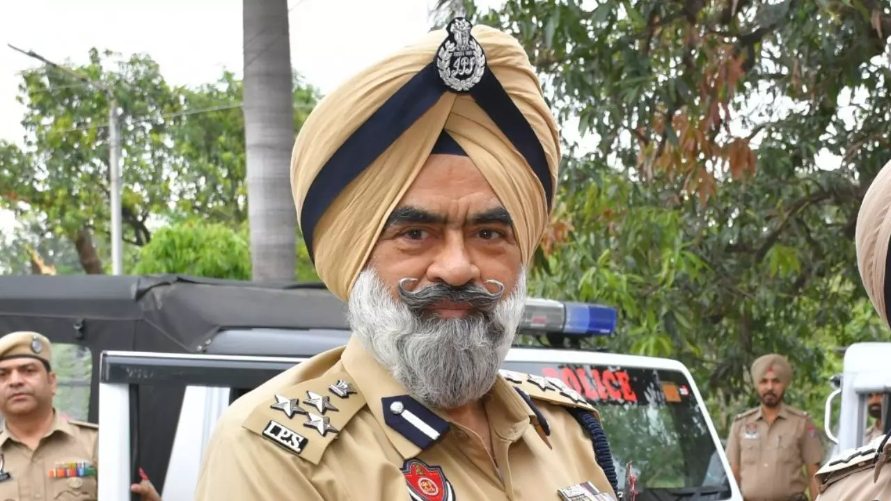 कौन हैं पंजाब पुलिस के DIG हरचरण भुल्लर जिन्हें ट्रैप लगाकर CBI ने किया गिरफ्तार, 5 लाख रुपये की रिश्वत लेते पकड़े गए