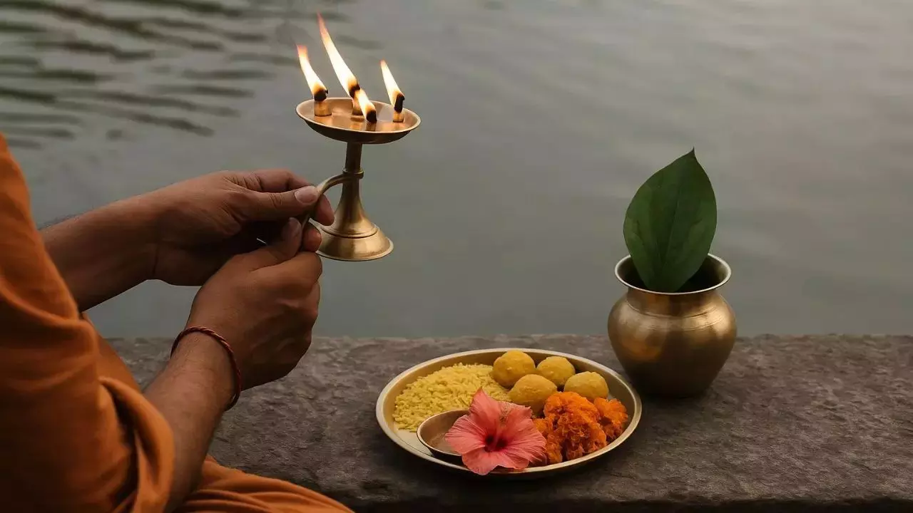 चंद्रग्रहण के साये में 7 सितंबर से पितृपक्ष होगा शुरू, जानिए ग्रहण में श्राद्ध के नियम चंद्रग्रहण के साये में 7 सितंबर से पितृपक्ष होगा शुरू, जानिए ग्रहण में श्राद्ध के नियम