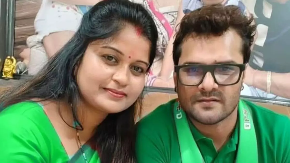 Khesarilal Yadav पत्नी Chanda Devi के साथ RJD में हुए शामिल, तेजस्वी ने खुद किया एलान; किसे और कहां से मिला टिकट? Khesarilal Yadav पत्नी Chanda Devi के साथ RJD में हुए शामिल, तेजस्वी ने खुद किया एलान; किसे और कहां से मिला टिकट?