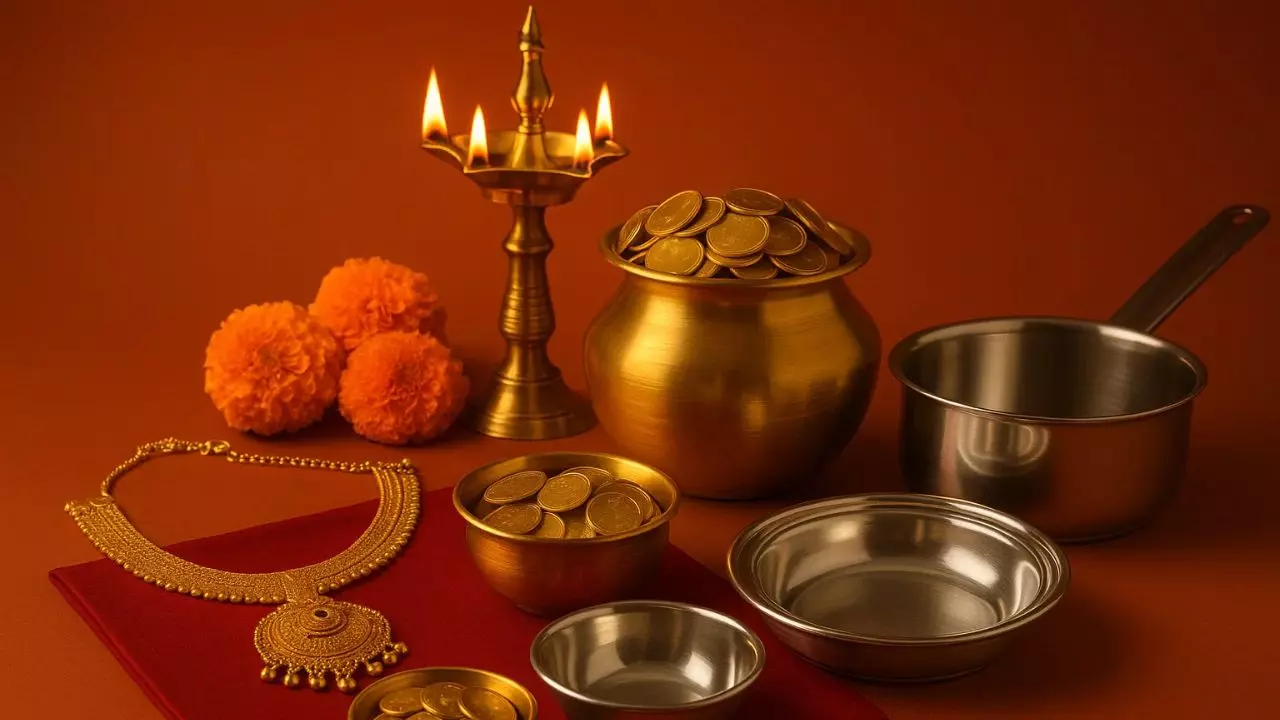 धनतेरस पर सोना-चांदी और बर्तन की खरीदारी का शुभ मुहूर्त और धार्मिक महत्व