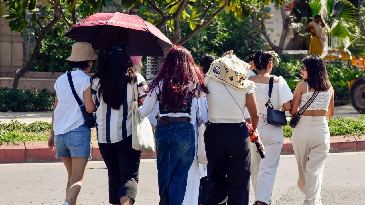 दिन-रात बढ़ रही गर्मी! सितंबर में तप रहा दिल्ली-NCR, राजस्थान और उत्तर प्रदेश में बारिश की संभावना; जानें अन्य राज्यों का हाल