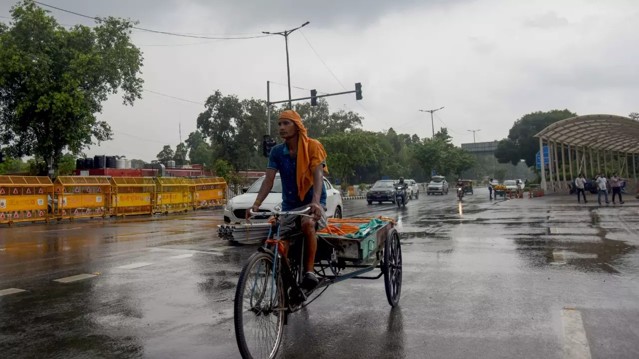 दिल्ली-एनसीआर में बदलेगा  मौसम का मिजाज, बिहार में तेज धूप और उमस से लोग बेहाल; जानें अन्य राज्य का हाल