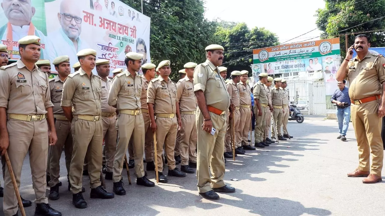 बाहर से लगा था ताला! मेरठ के घर में मिले एक ही परिवार के 5 लोगों के शव, मर्डर मिस्ट्री सुलझाने में जुटी पुलिस