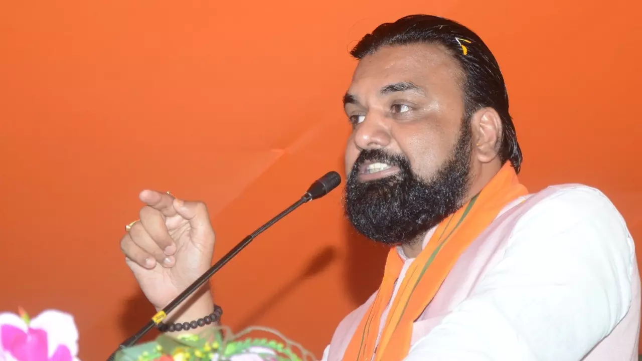 Bihar Chunav: करोड़ों की संपत्ति के मालिक हैं सम्राट चौधरी, पत्नी ममता के पास कितनी संपत्ति है? Bihar Chunav: करोड़ों की संपत्ति के मालिक हैं सम्राट चौधरी, पत्नी ममता के पास कितनी संपत्ति है?