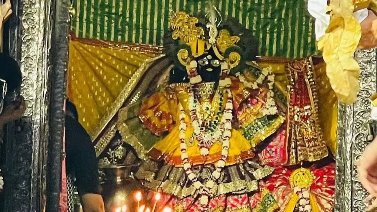 मथुरा का ऐतिहासिक दिन: धनतेरस पर 54 साल बाद खुला बांके बिहारी मंदिर का खजाना, हुए सुरक्षा के कड़े इंतज़ाम