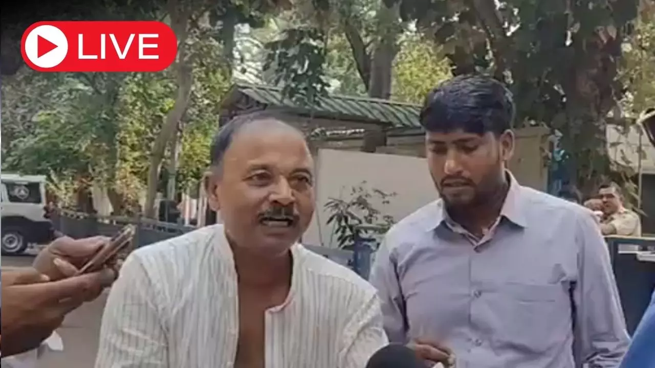 Aaj ki Taaza Khabar Live News Update: टिकट नहीं मिलने पर भड़के राजद नेता, राबड़ी आवास के बाहर फाड़ा कुर्ता Aaj ki Taaza Khabar Live News Update: टिकट नहीं मिलने पर भड़के राजद नेता, राबड़ी आवास के बाहर फाड़ा कुर्ता