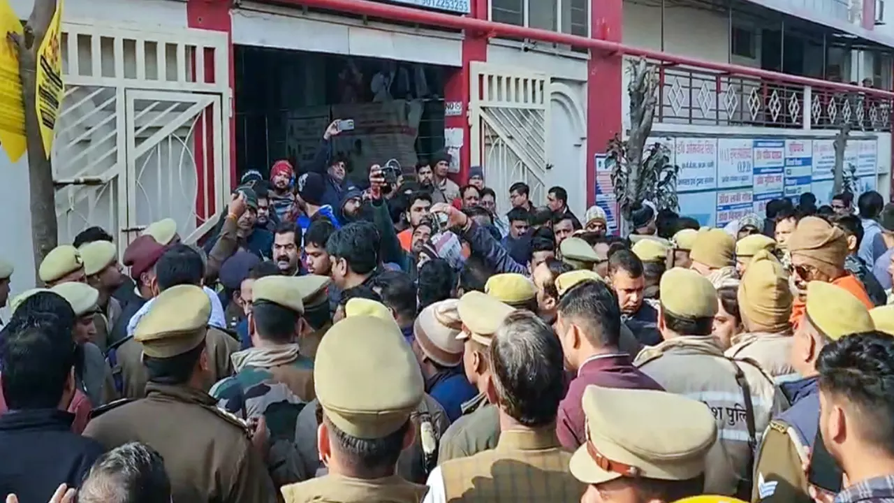 बागपत में ससुर और बहू का अवैध संबंध! बेटे ने फावड़े से की पिता की हत्या फिर कबूला गुनाह