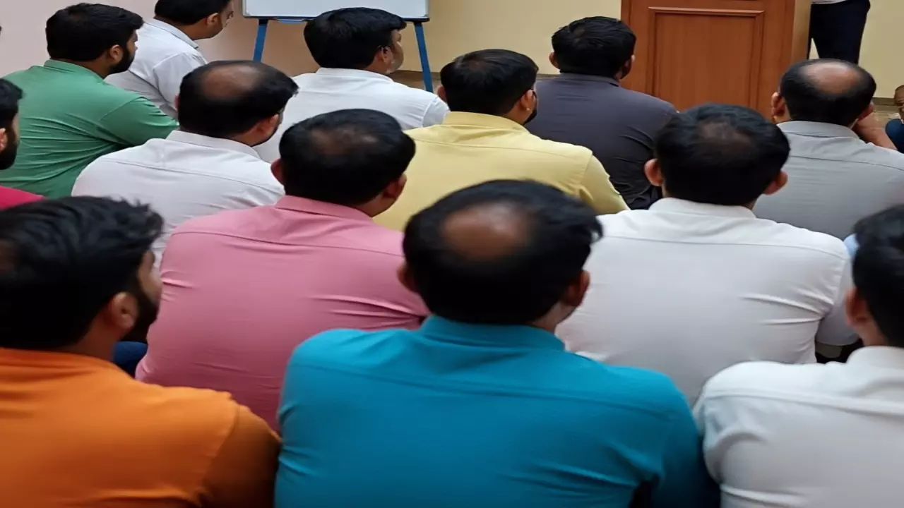 नहीं मिला गंजेपन से छुटकारा! फ्री कैंप में ट्रीटमेंट कराने आए 71 लोग, घर ले आए नई बीमारी