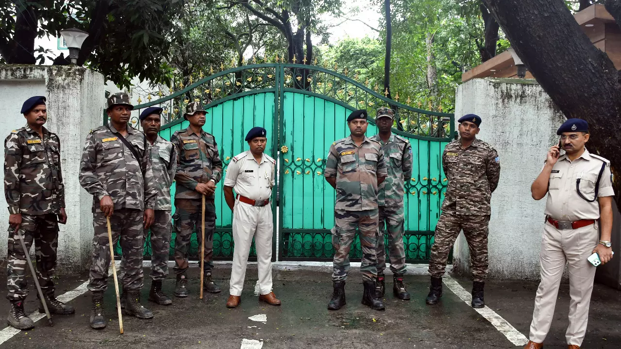 आत्महत्या या हत्या! झारखंड में एक ही घर से मिला परिवार के चार लोगों का शव