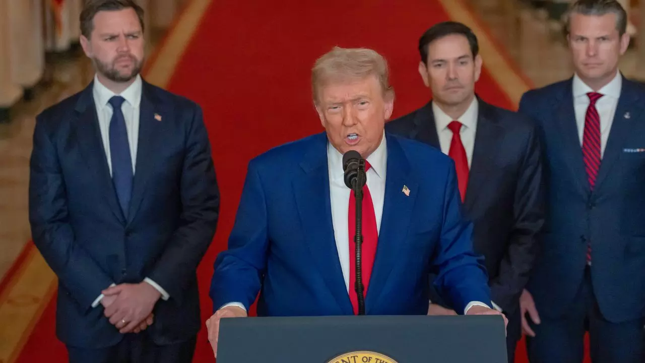 अमेरिका में नागरिकता कितनी आसान? जानें ग्रीन कार्ड से कैसे अलग है ट्रंप का गोल्ड कार्ड