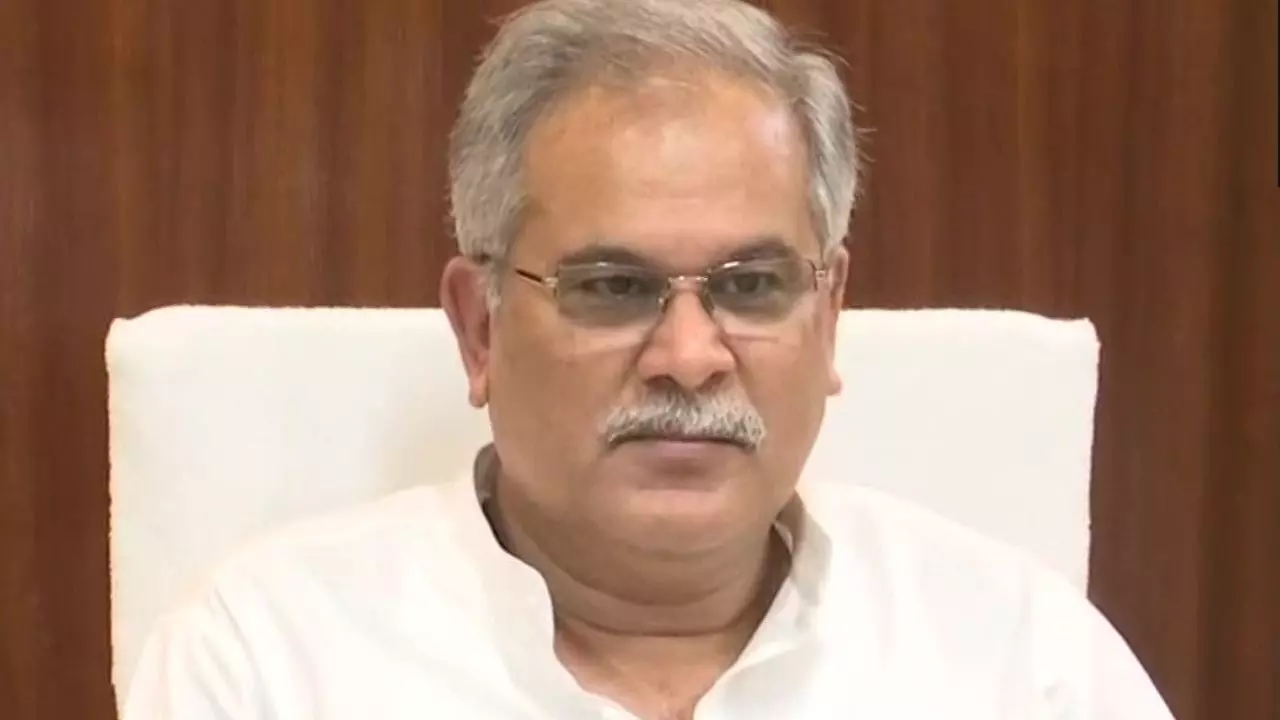 पूर्व सीएम भूपेश बघेल ने निभाई सोटा प्रहार परंपरा, बिहार चुनाव को लेकर कहा- 10 हजार देकर बाद में वसूला जाएगा