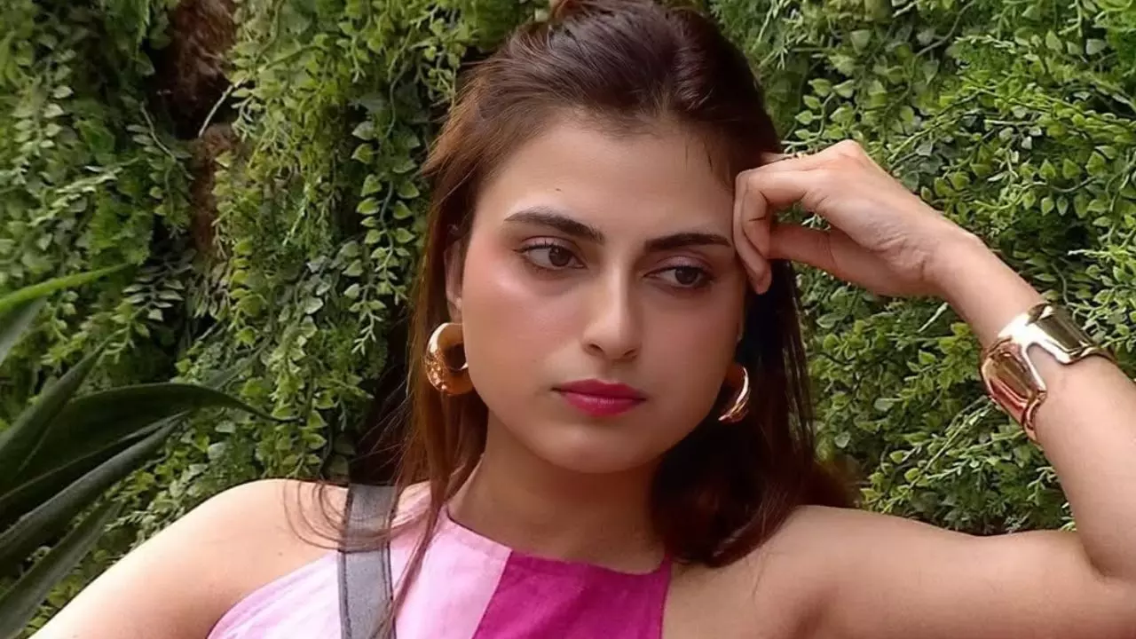 वो राक्षस आतंकवादी... Farhana Bhatt को लेकर ये क्या बोल गई Amaal Mallik की आंटी, नेटिज़न्स ने लगाई क्लास