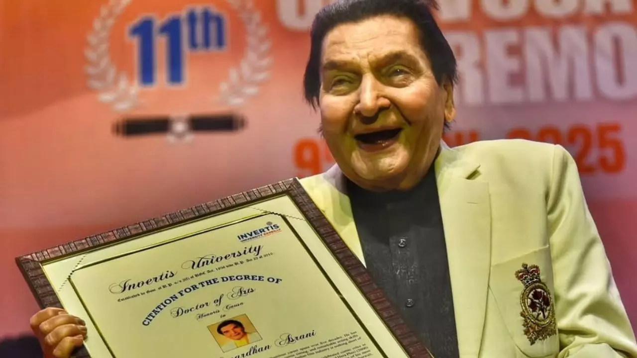 मुंबई में अपना घर और... जानें कितनी है अंग्रेजों के जमाने के जेलर असरानी की नेटवर्थ, नहीं है अपनी संतान मुंबई में अपना घर और... जानें कितनी है अंग्रेजों के जमाने के जेलर असरानी की नेटवर्थ, नहीं है अपनी संतान