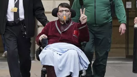 पहले किया बलात्कार, फिर अपनी मौत का ड्रामा बनाकर भागा लंदन; जब खुला राज तो मिली ये सजा पहले किया बलात्कार, फिर अपनी मौत का ड्रामा बनाकर भागा लंदन; जब खुला राज तो मिली ये सजा