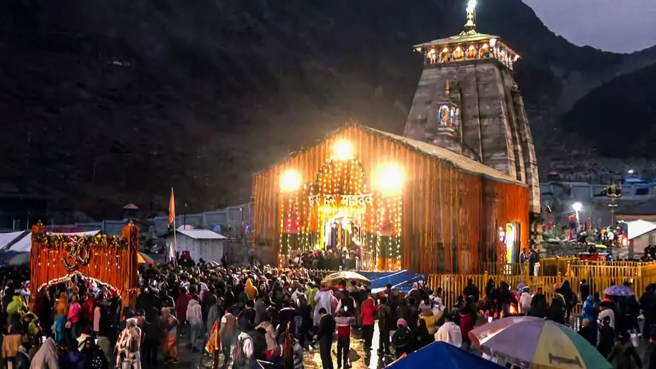 केदारनाथ के कपाट हुए बंद, ऊखीमठ के लिए निकली बाबा की डोली; अबतक कितने श्रद्धालुओं ने किए दर्शन?