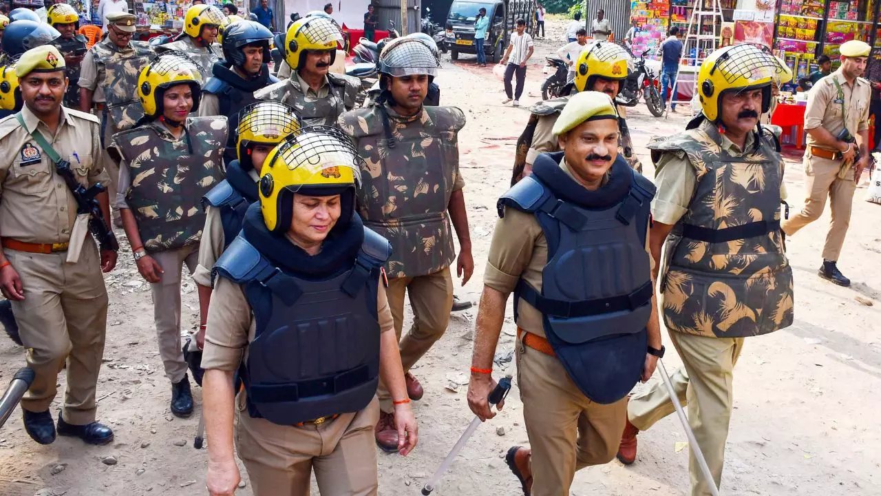 खुशी में फायरिंग करने की ये कैसी सनक! बार-बार हुई मौतों से भी सबक नहीं सीख रहे लोग