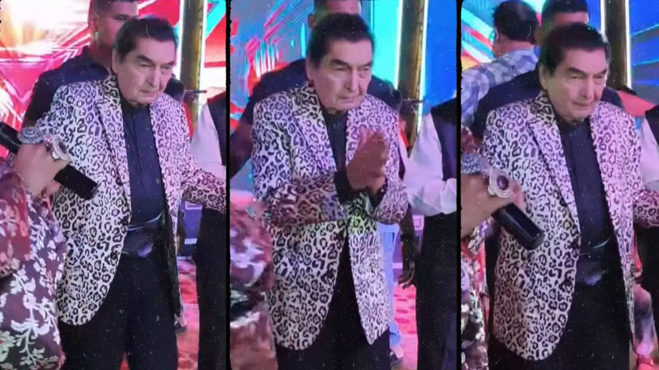सिंधी गाने पर झूमते असरानी... मौत से 10 दिन पहले डांस का वीडियो वायरल सिंधी गाने पर झूमते असरानी... मौत से 10 दिन पहले डांस का वीडियो वायरल
