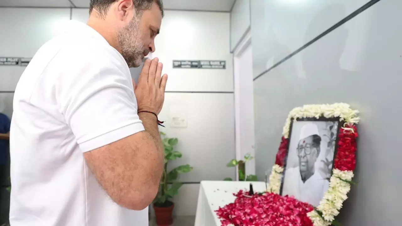 क्या सच में सीताराम केसरी को कुर्सी से हटाने के लिए किया गया था जलील? बिहार चुनाव में राहुल और मोदी दोनों रट रहे नाम! जानें कौन