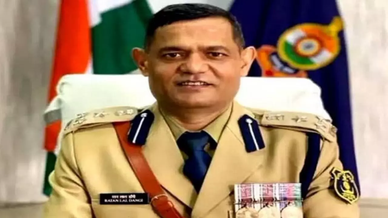 कौन हैं IPS रतनलाल डांगी? SI की पत्नी के साथ यौन उत्पीड़न के आरोप में होगी जांच कौन हैं IPS रतनलाल डांगी? SI की पत्नी के साथ यौन उत्पीड़न के आरोप में होगी जांच