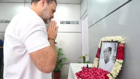 क्या सच में सीताराम केसरी को कुर्सी से हटाने के लिए किया गया था जलील? बिहार चुनाव में राहुल और मोदी दोनों रट रहे नाम! जानें कौन क्या सच में सीताराम केसरी को कुर्सी से हटाने के लिए किया गया था जलील? बिहार चुनाव में राहुल और मोदी दोनों रट रहे नाम! जानें कौन
