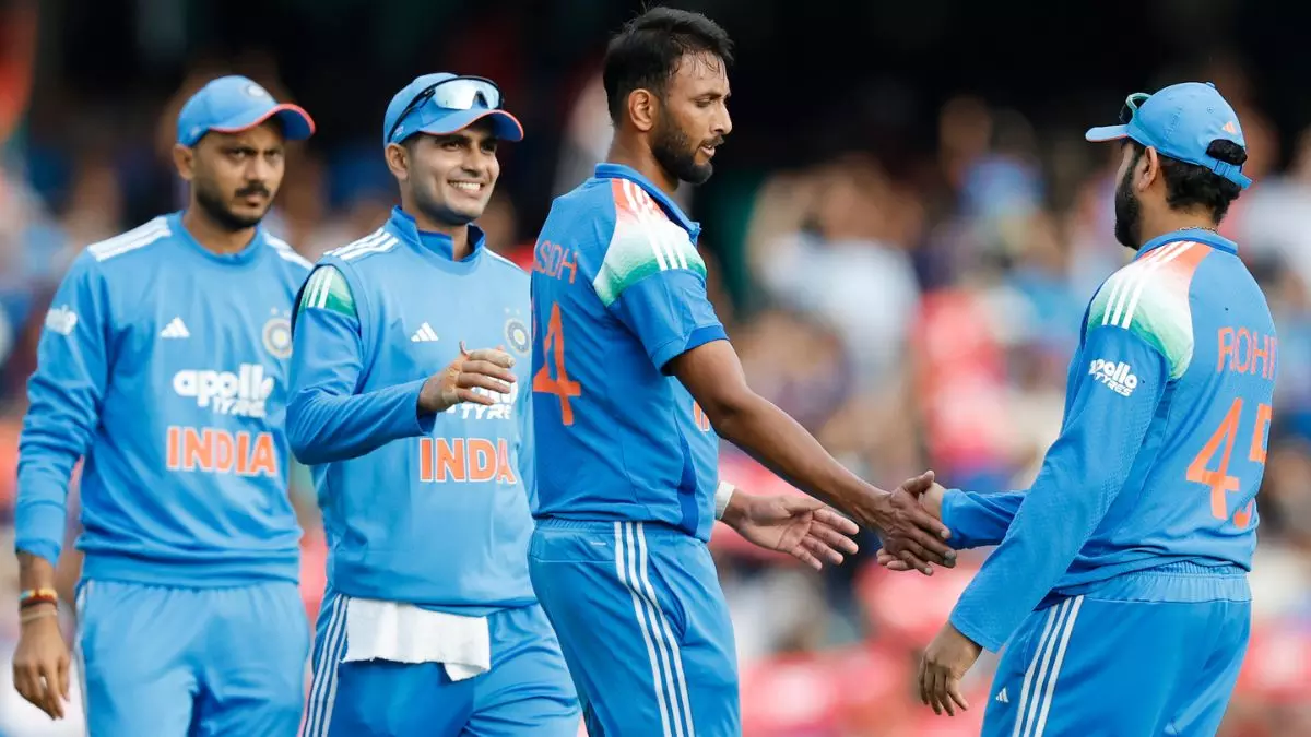 ऑस्ट्रेलिया के खिलाफ तीसरे वनडे में रोहित शर्मा ने जड़ी खास सेंचुरी, सचिन-कोहली के क्लब में हुए शामिल