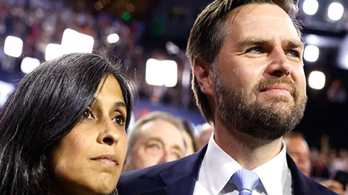 अपने देश वापस जाओ... पत्रकार मेहदी हसन पर भड़कीं ट्रंप समर्थक लॉरा लूमर, कहा- Vance की पत्नी मुस्लिम होतीं तो वे VP नहीं बनते