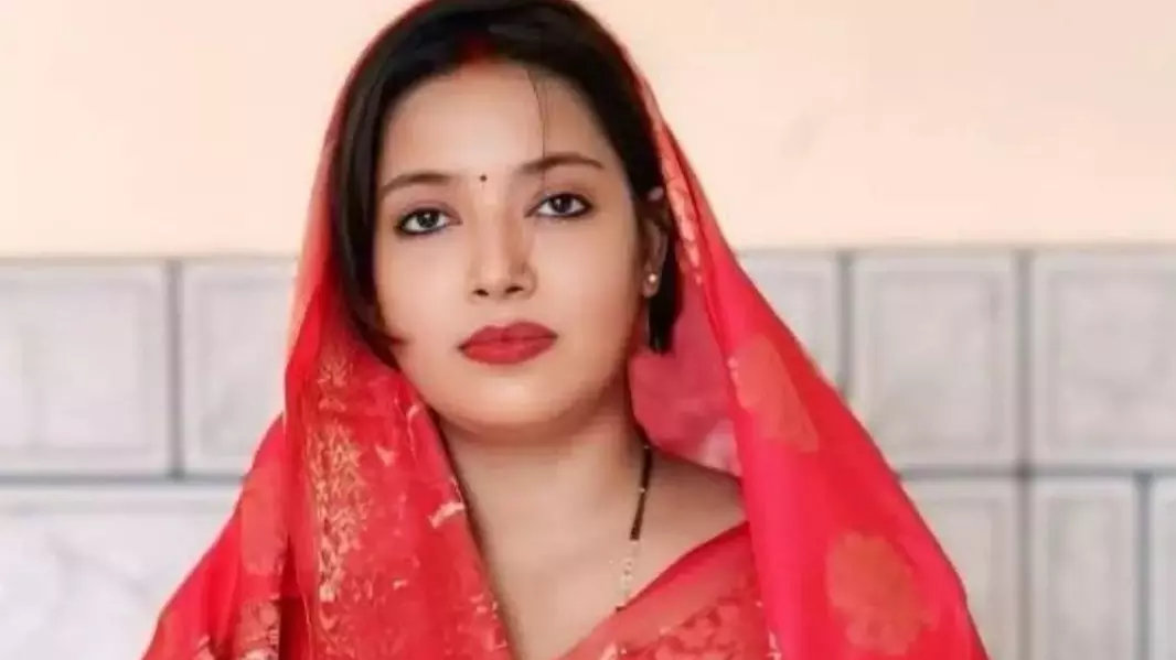 हमें सत्ता नहीं, सेवा करनी है ... काराकाट में वोट मांगते समय भीड़ के सामने फूट-फूटकर रोईं पवन सिंह की पत्नी-VIDEO