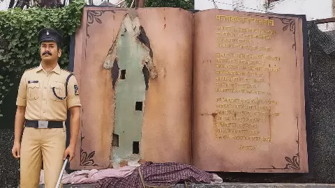 रायपुर में छत्तीसगढ़ महतारी की मूर्ति से तोड़फोड़: राजधानी में तनाव, सीएम विष्णुदेव साय ने दिए सख्त एक्शन के आदेश रायपुर में छत्तीसगढ़ महतारी की मूर्ति से तोड़फोड़: राजधानी में तनाव, सीएम विष्णुदेव साय ने दिए सख्त एक्शन के आदेश