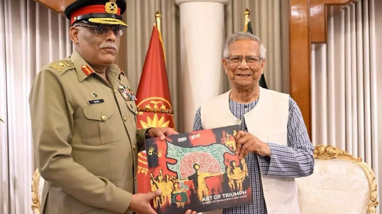 क्या जनरल मुनीर को खुश करने की कोशिश? बांग्लादेश के नक्शे में दिखा भारत का पूर्वोत्तर हिस्सा! इस तस्वीर पर मचा बवाल क्या जनरल मुनीर को खुश करने की कोशिश? बांग्लादेश के नक्शे में दिखा भारत का पूर्वोत्तर हिस्सा! इस तस्वीर पर मचा बवाल