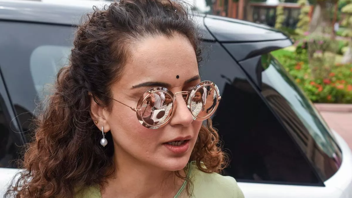 बठिंडा कोर्ट में कंगना रनौत ने 2020 के विवादित ट्वीट पर क्यों मांगी माफी? कहा- मीम रीट्वीट किया था, किसी का अपमान नहीं बठिंडा कोर्ट में कंगना रनौत ने 2020 के विवादित ट्वीट पर क्यों मांगी माफी? कहा- मीम रीट्वीट किया था, किसी का अपमान नहीं