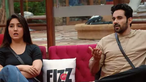 Bigg Boss 19 : अशनूर-अभिषेक ने तोड़ा घर का नियम, भड़के बिग बॉस; सीधे-सीधे दोनों होंगे घर से बाहर! Bigg Boss 19 : अशनूर-अभिषेक ने तोड़ा घर का नियम, भड़के बिग बॉस; सीधे-सीधे दोनों होंगे घर से बाहर!
