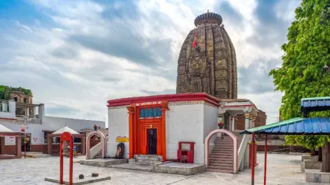 बिहार के औरंगाबाद में गिरा था भगवान सूर्य का तीसरा टुकड़ा, यहीं देवमाता अदिति ने की थी छठी मैया की तपस्या बिहार के औरंगाबाद में गिरा था भगवान सूर्य का तीसरा टुकड़ा, यहीं देवमाता अदिति ने की थी छठी मैया की तपस्या