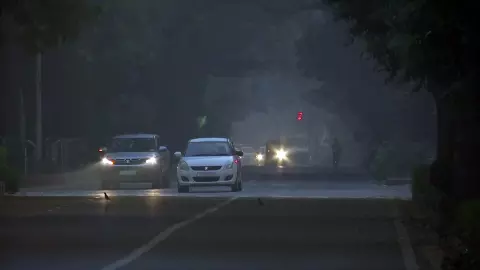दिल्ली-एनसीआर में AQI 400 पार, बारिश से मिल सकती है प्रदूषण से राहत, श्चिम बंगाल और ओडिशा में भी मोंथा का असर दिल्ली-एनसीआर में AQI 400 पार, बारिश से मिल सकती है प्रदूषण से राहत, श्चिम बंगाल और ओडिशा में भी मोंथा का असर