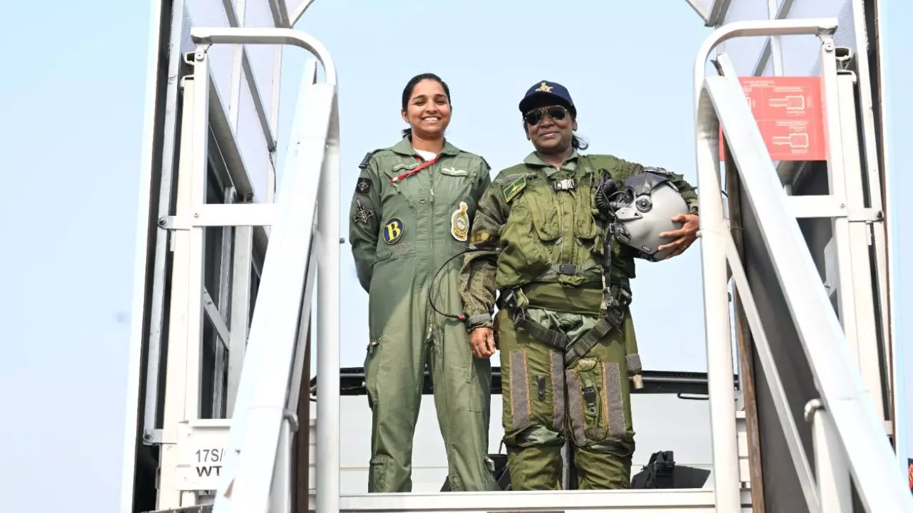 भारत ने छिड़का जले पर नमक! मिलिए राफेल क्वीन शिवांगी सिंह से... कभी ना-पाक ने किया था कैद करने का दावा