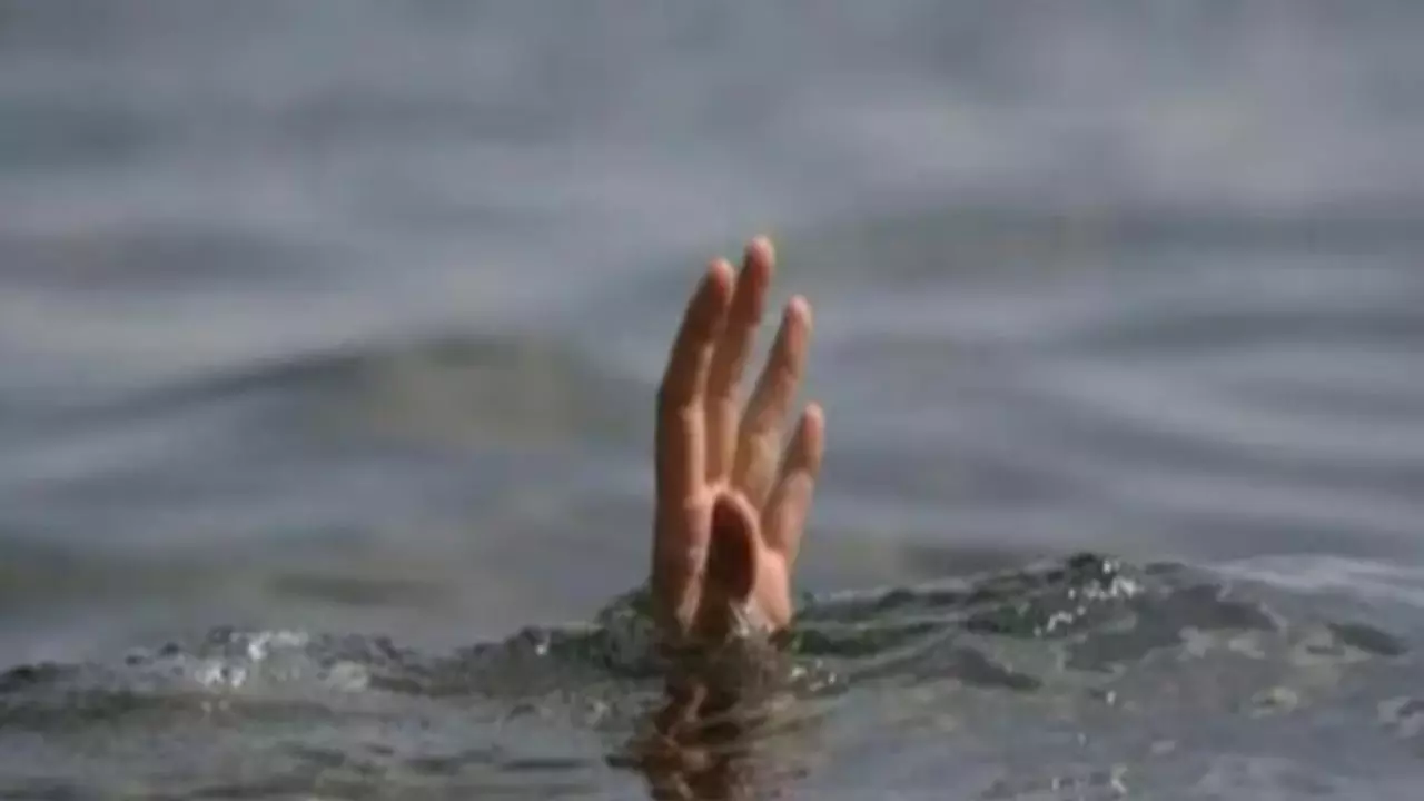 छठ महापर्व में डूबे कई घरों के चिराग! झारखंड में 25, बिहार में 83 की दर्दनाक मौत, कई जिलों में मातम छठ महापर्व में डूबे कई घरों के चिराग! झारखंड में 25, बिहार में 83 की दर्दनाक मौत, कई जिलों में मातम