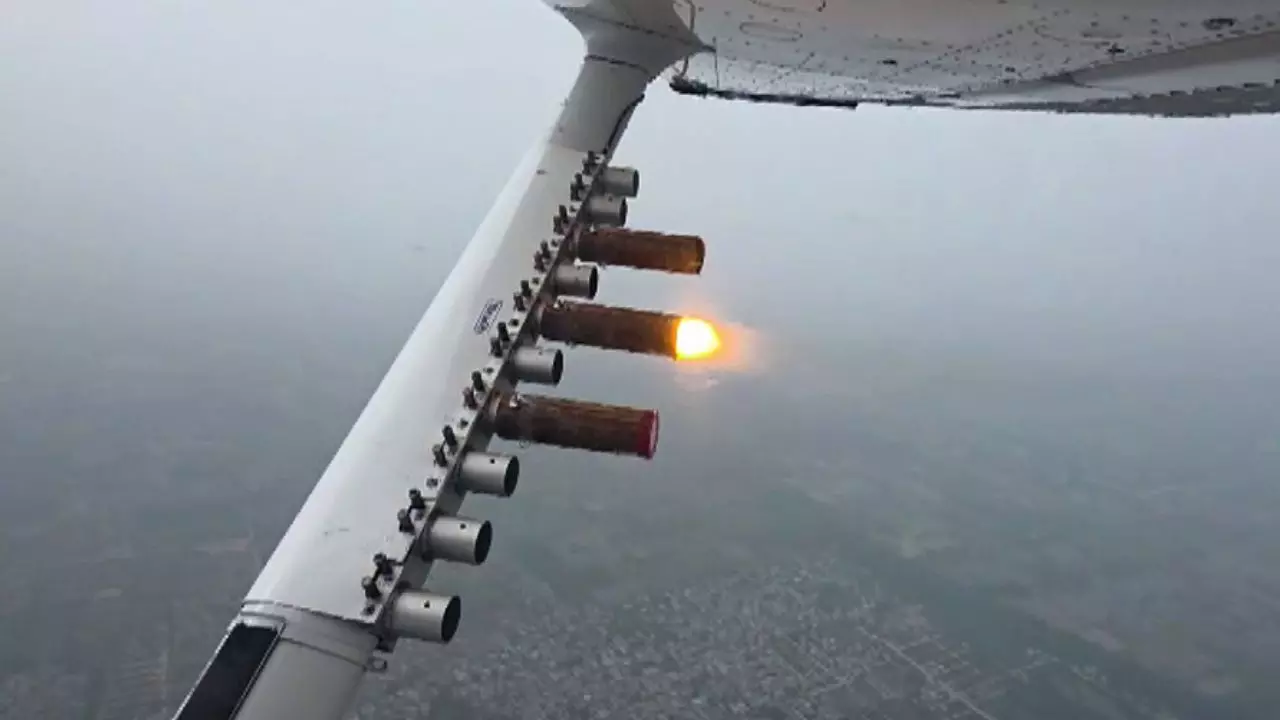 इंद्रदेव भी नहीं मेहरबान! क्या पानी बरसाने के चक्कर में दिल्ली सरकार ने डुबा दिए करोड़ों रुपये? AAP ने भाजपा से पूछा ये सवाल इंद्रदेव भी नहीं मेहरबान! क्या पानी बरसाने के चक्कर में दिल्ली सरकार ने डुबा दिए करोड़ों रुपये? AAP ने भाजपा से पूछा ये सवाल