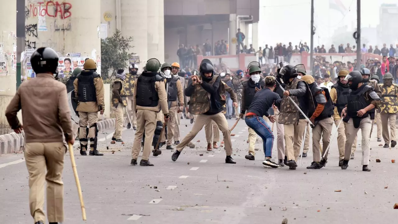 सरकार बदलने की साजिश का हिस्‍सा थे 2020 के दिल्‍ली दंगे, सुप्रीम कोर्ट में दिल्‍ली पुलिस के एफिडेविट में क्‍या-क्‍या?