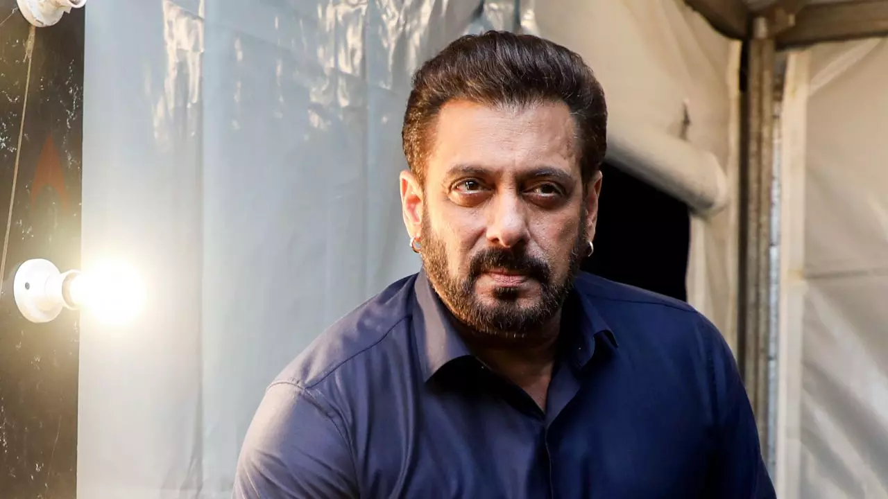 वह इसके लायक है....Salman Khan चार्ज करते हैं Bigg Boss को होस्ट करने का 200 करोड़! शो के प्रोड्यूसर ने बताई सच्चाई