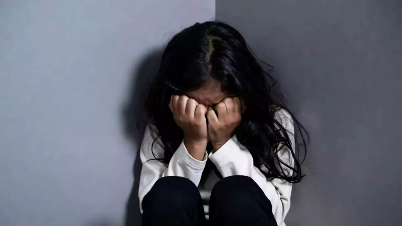 गांव की युवती ने रची साजिश, छठ घाट से बच्ची को बाइक पर ले गए 3 दरिंदे, फिर किया गैंगरेप गांव की युवती ने रची साजिश, छठ घाट से बच्ची को बाइक पर ले गए 3 दरिंदे, फिर किया गैंगरेप