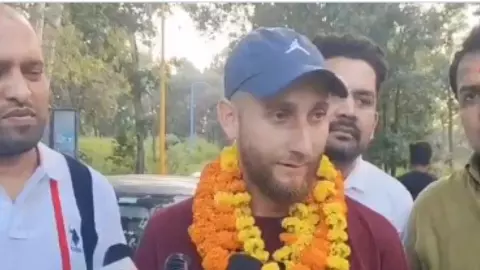 कौन है नजाकत शाह, जिसने पहलगाम हमले में बचाई थी बीजेपी नेता की जान? छत्तीसगढ़ पहुंचने पर हुआ ग्रैंड वेलकम|VIDEO कौन है नजाकत शाह, जिसने पहलगाम हमले में बचाई थी बीजेपी नेता की जान? छत्तीसगढ़ पहुंचने पर हुआ ग्रैंड वेलकम|VIDEO