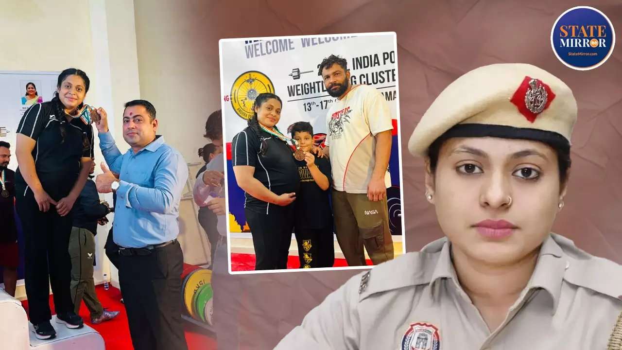हर सोनिका यादव यूं ही घर बैठे महिलाओं-पुलिस की ‘रोल-मॉडल’और ‘अ-जन्मे’ गर्भस्थ शिशु की अजूबी ‘मां’ नहीं बन जाती! हर सोनिका यादव यूं ही घर बैठे महिलाओं-पुलिस की ‘रोल-मॉडल’और ‘अ-जन्मे’ गर्भस्थ शिशु की अजूबी ‘मां’ नहीं बन जाती!