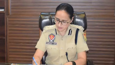 पंजाब की इस नामी महिला IPS पर गिरी कोर्ट की गाज, अदालत ने लगाया लाखों का जुर्माना, जानें क्या है पूरा मामला